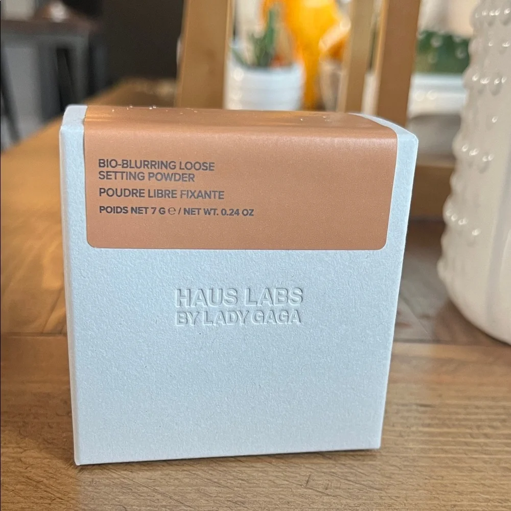 Haus Labs by Lady Gaga bio blurring loose setting powder - deep honey